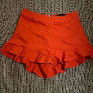 ZARA Trafalac ruffle shorts